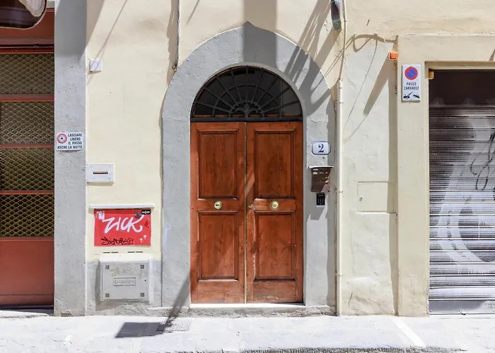 Santa Croce Nest